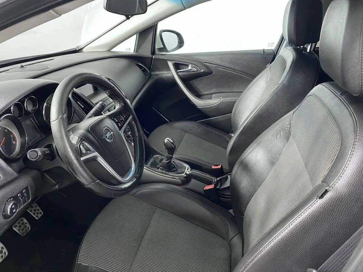 Opel Astra 2012 года с пробегом. Фото: #7