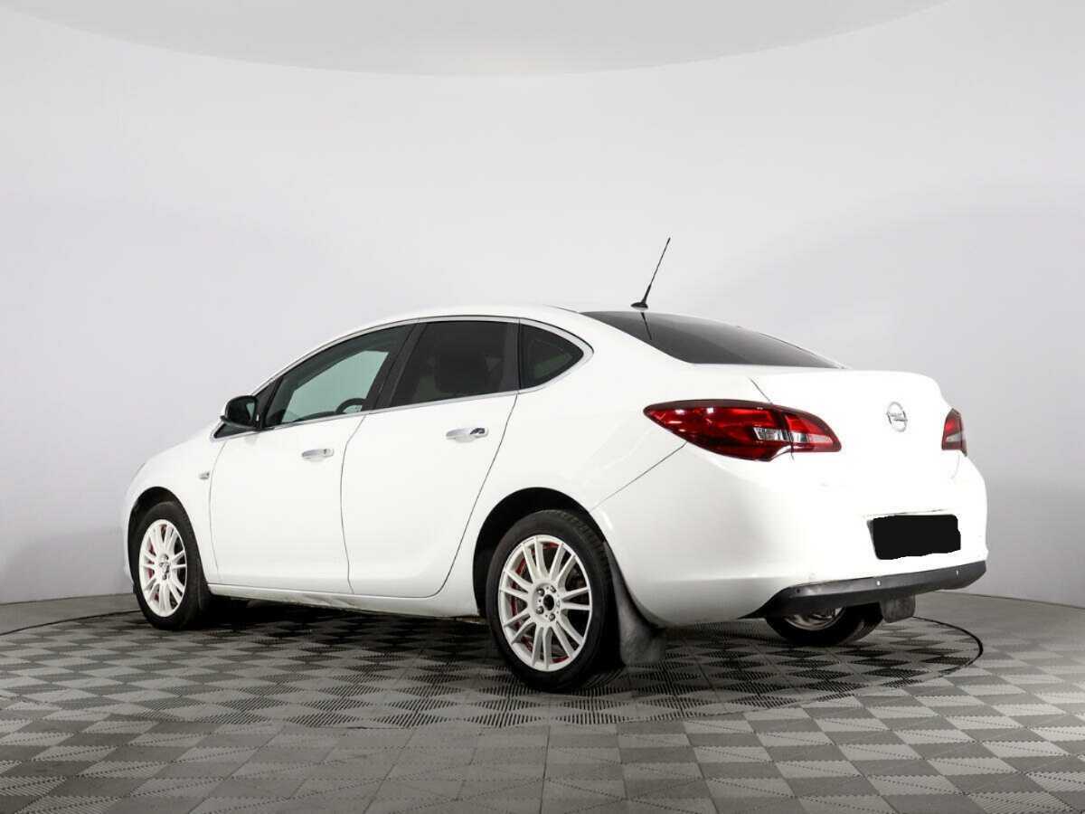 Opel Astra 2013 года с пробегом. Фото: #6