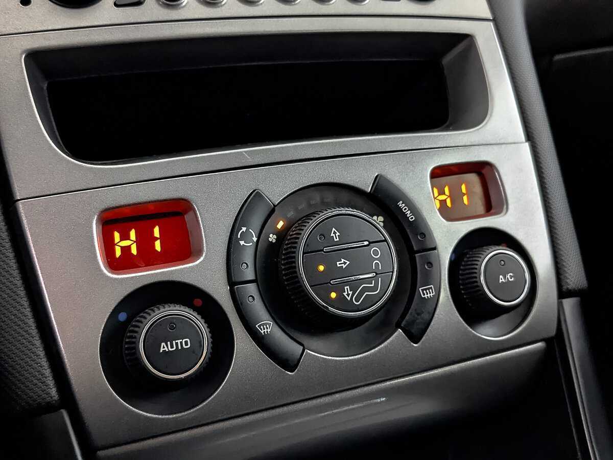 Peugeot 408 2016 года с пробегом. Фото: #18