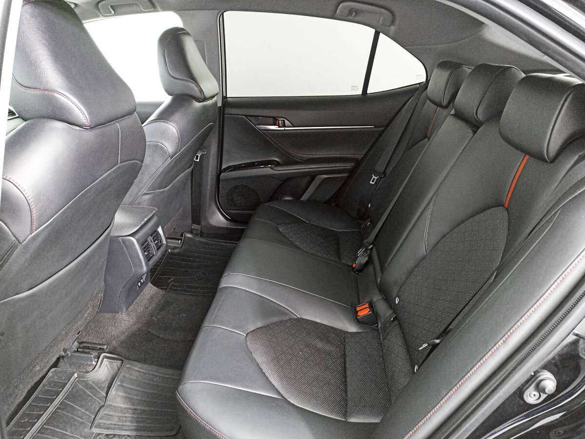 Toyota Camry 2020 года с пробегом. Фото: #8