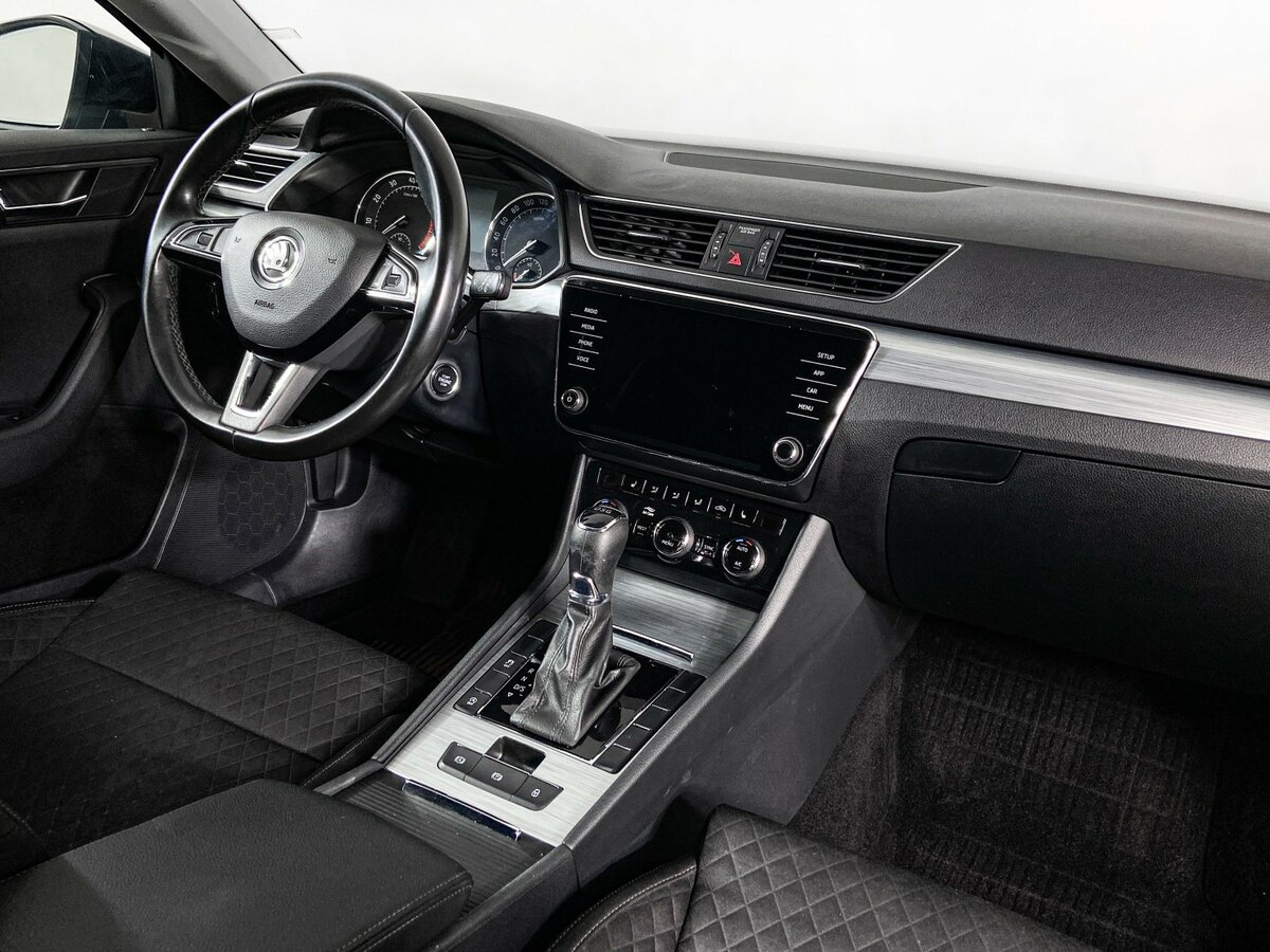 Skoda Superb 2020 года с пробегом. Фото: #6