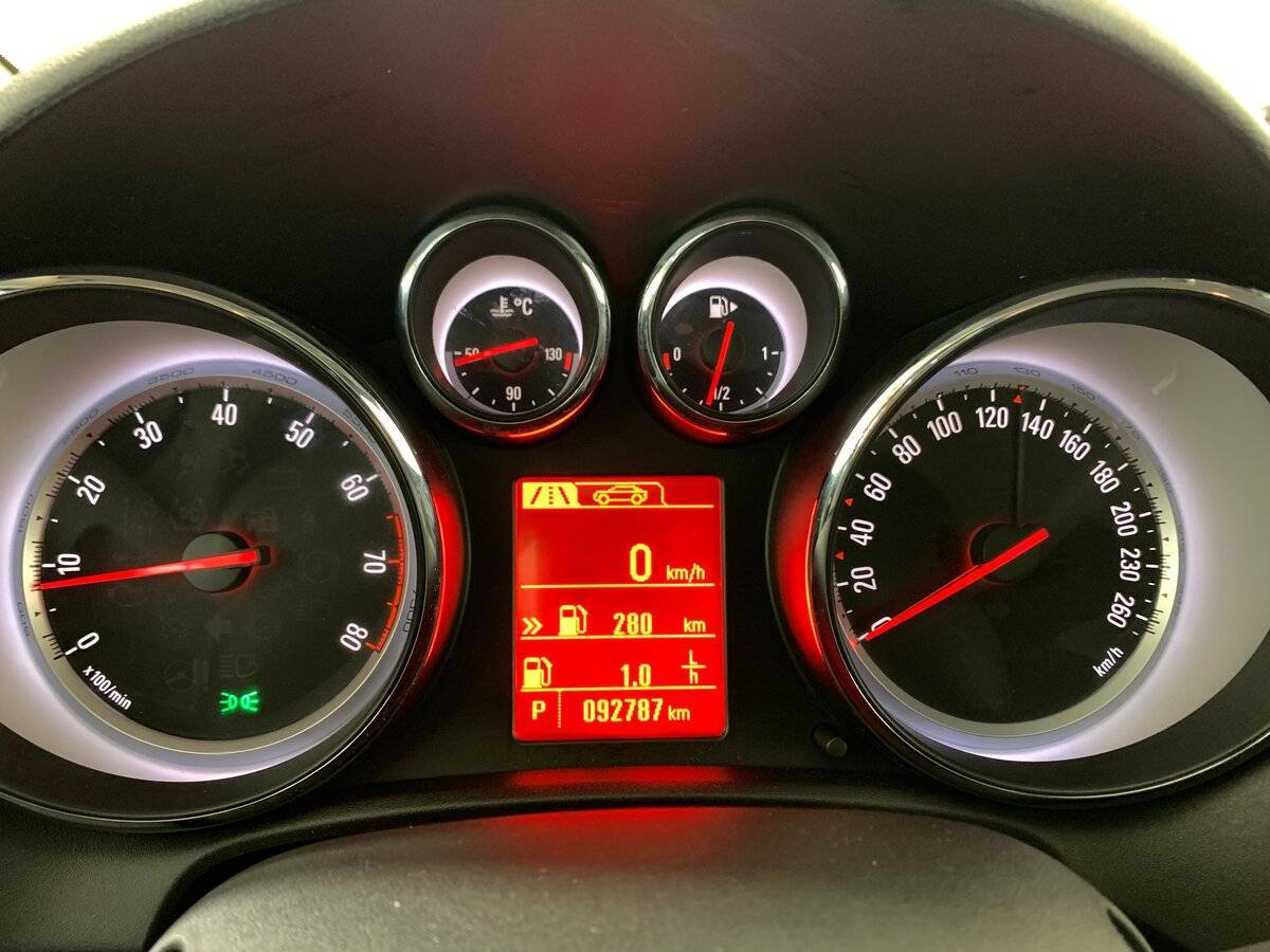 Opel Astra 2014 года с пробегом. Фото: #13