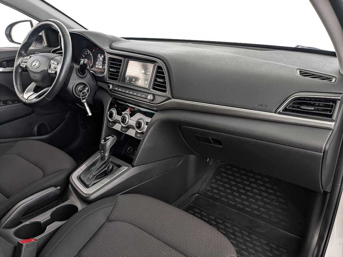 Hyundai Elantra 2019 года с пробегом. Фото: #10