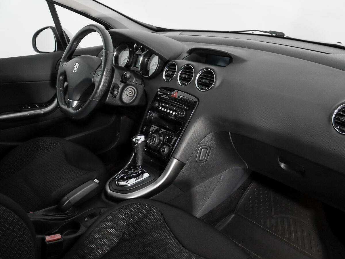 Peugeot 308 2012 года с пробегом. Фото: #10