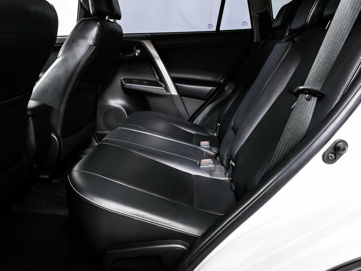 Toyota RAV4 2019 года с пробегом. Фото: #13