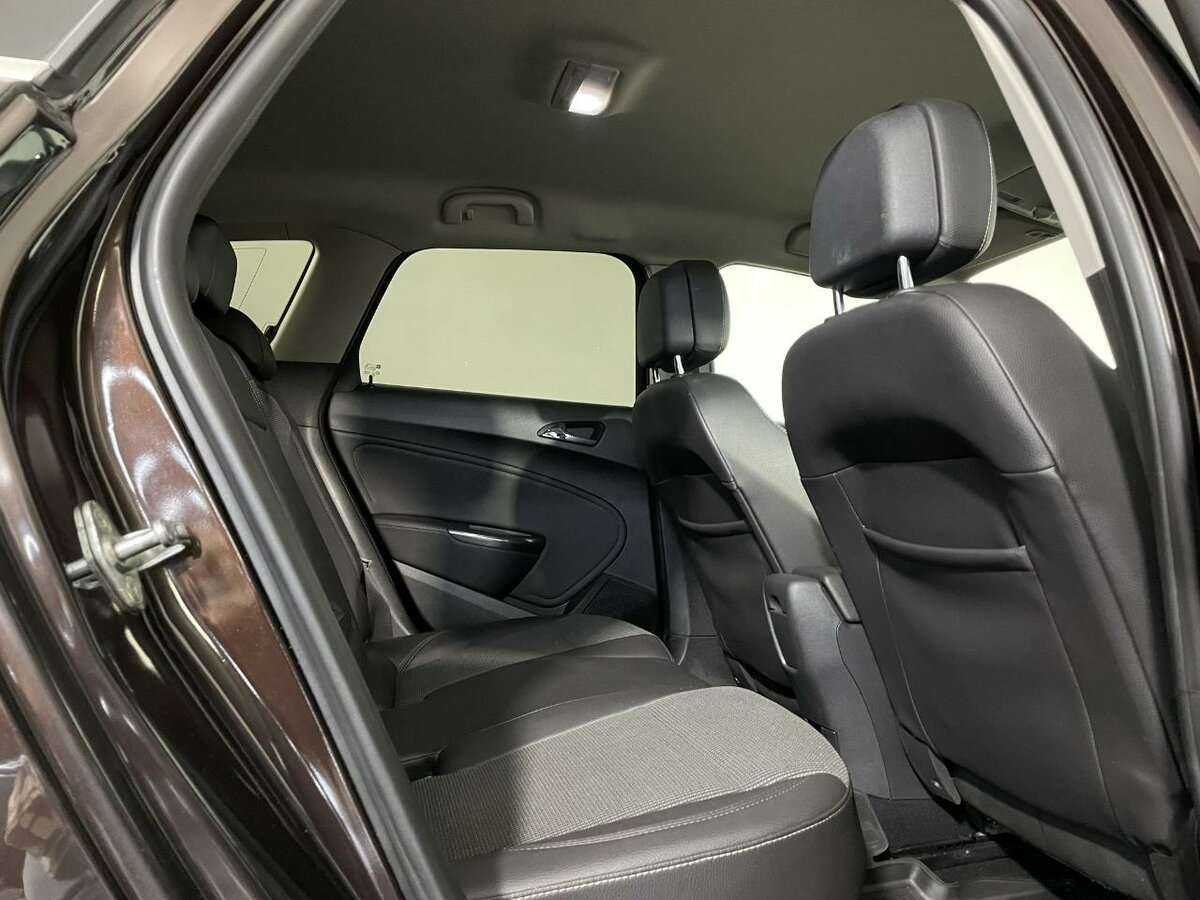 Opel Astra 2012 года с пробегом. Фото: #15