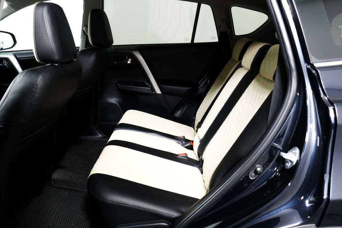 Toyota RAV4 2017 года с пробегом. Фото: #11