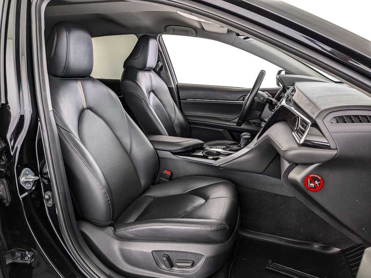 Toyota Camry 2019 года с пробегом. Фото: #19