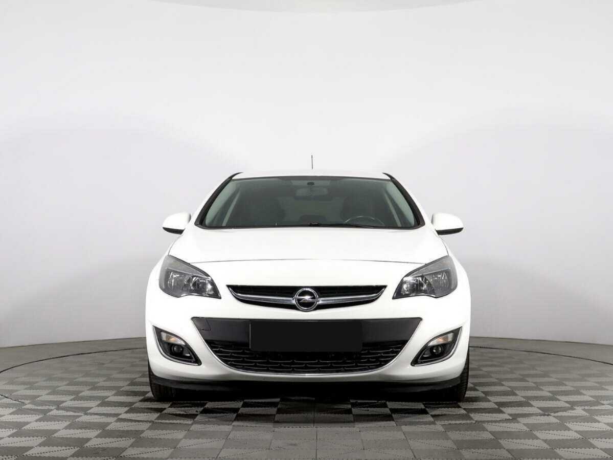 Opel Astra 2013 года с пробегом. Фото: #1