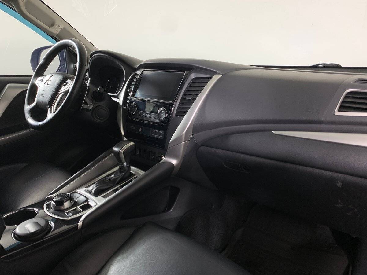 Mitsubishi Pajero Sport 2018 года с пробегом. Фото: #12