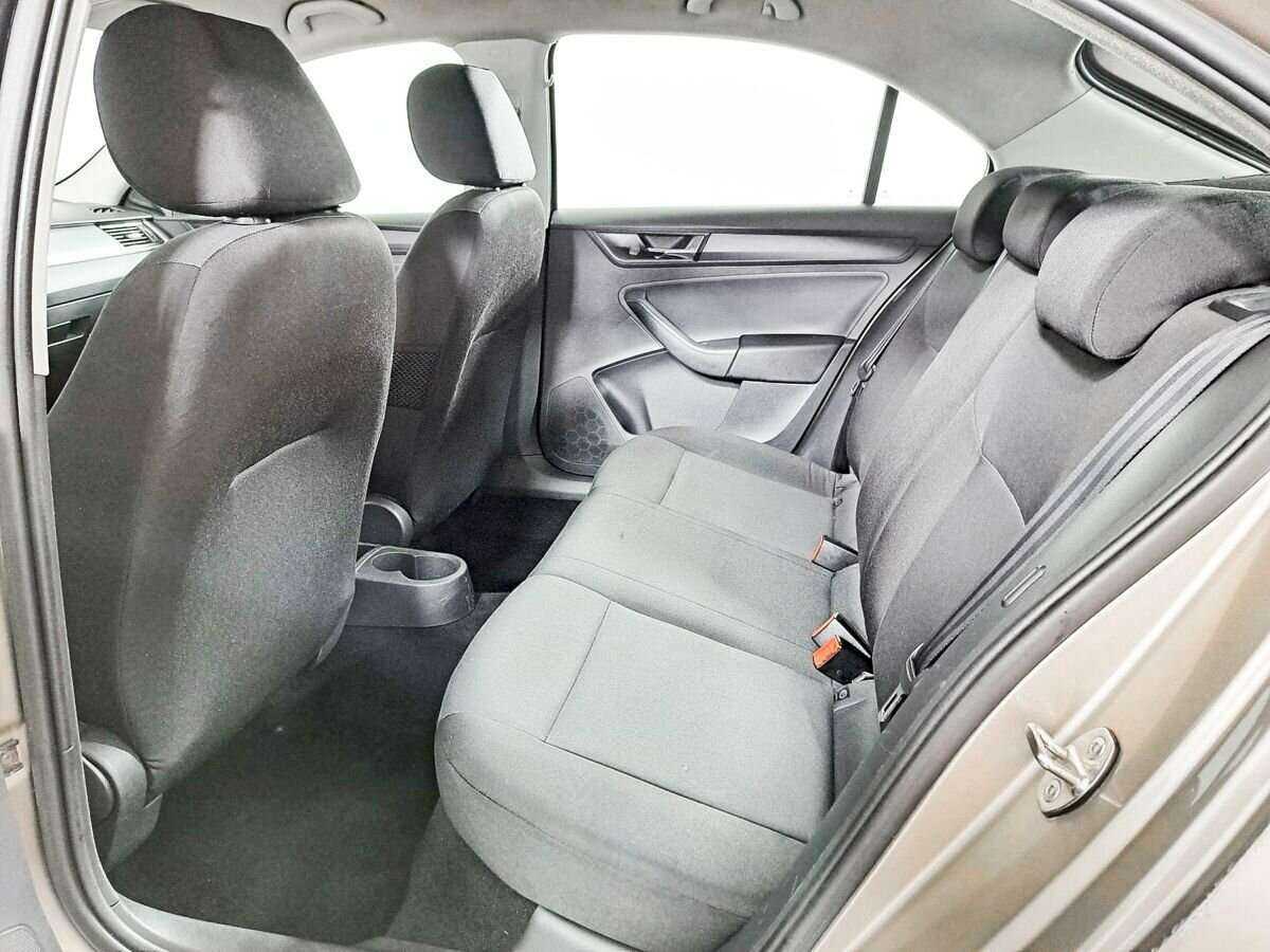 Skoda Rapid 2018 года с пробегом. Фото: #6