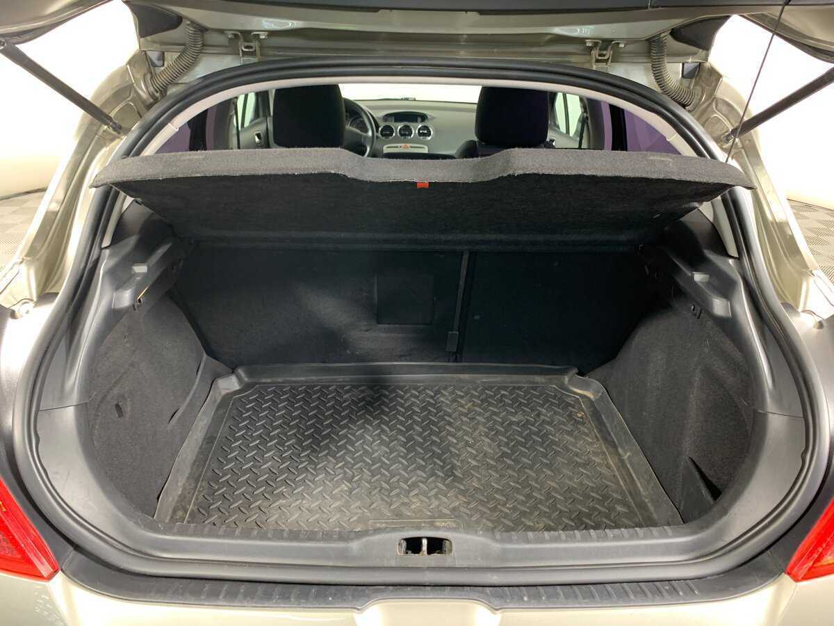 Peugeot 308 2012 года с пробегом. Фото: #19