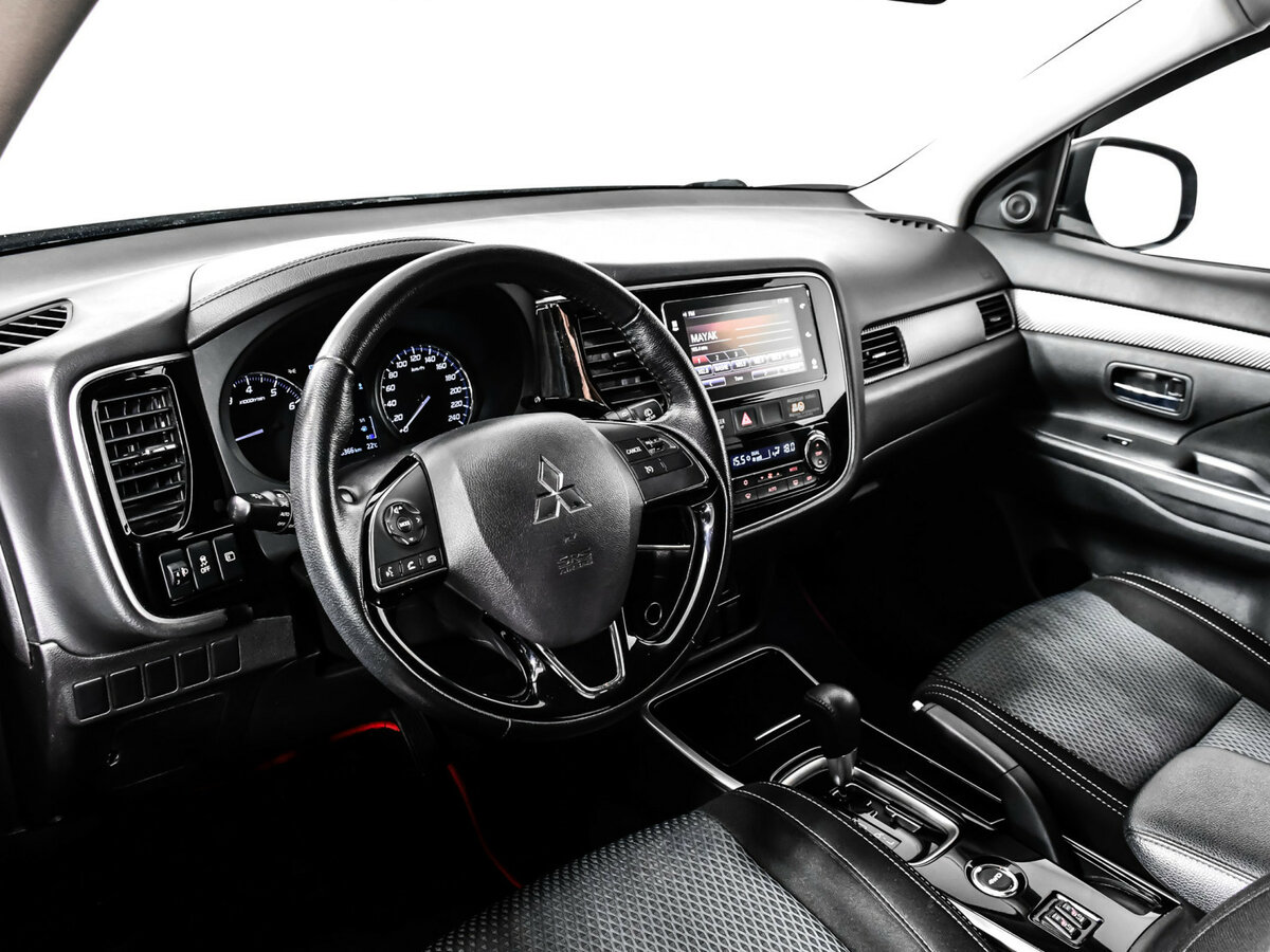 Mitsubishi Outlander 2018 года с пробегом. Фото: #10