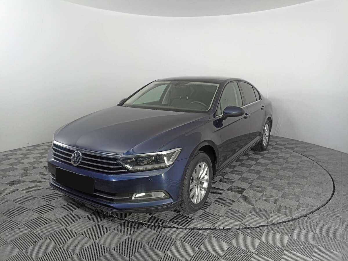 Volkswagen Passat 2016 года с пробегом. Посмотреть фото