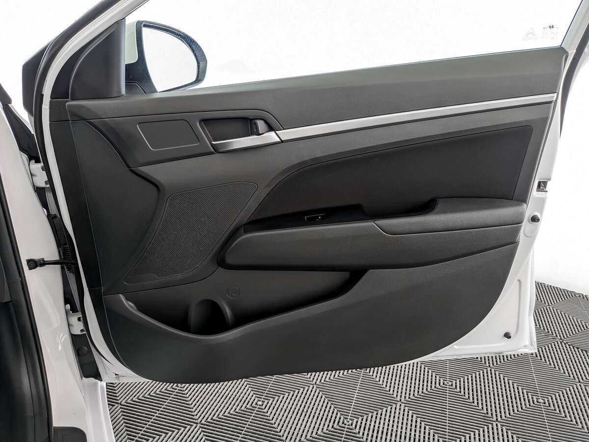 Hyundai Elantra 2020 года с пробегом. Фото: #19