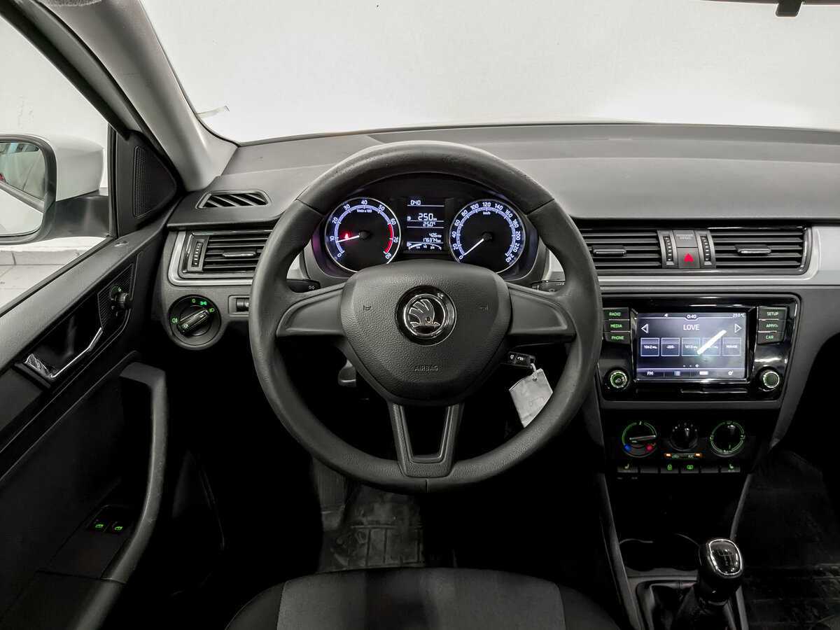 Skoda Rapid 2017 года с пробегом. Фото: #20