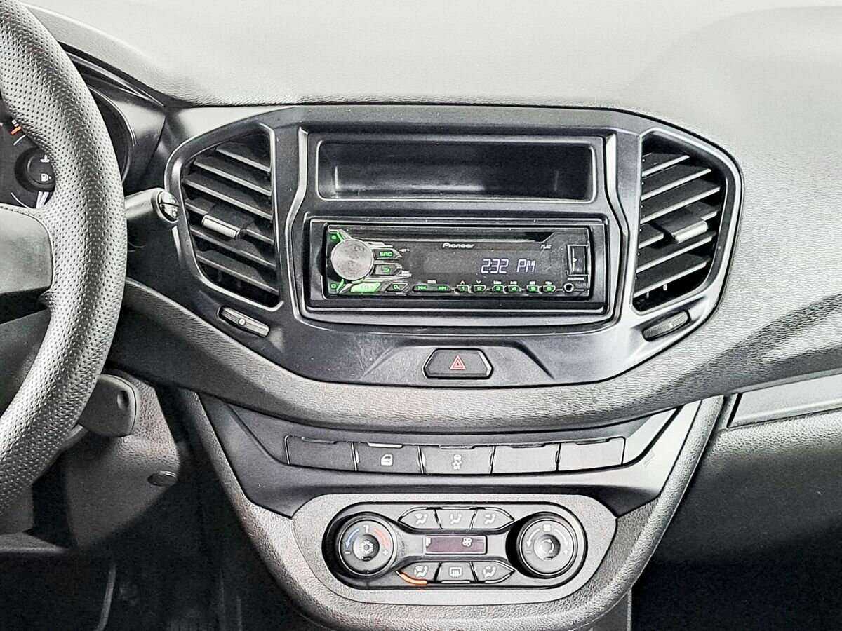 Lada (ВАЗ) Vesta 2017 года с пробегом. Фото: #11