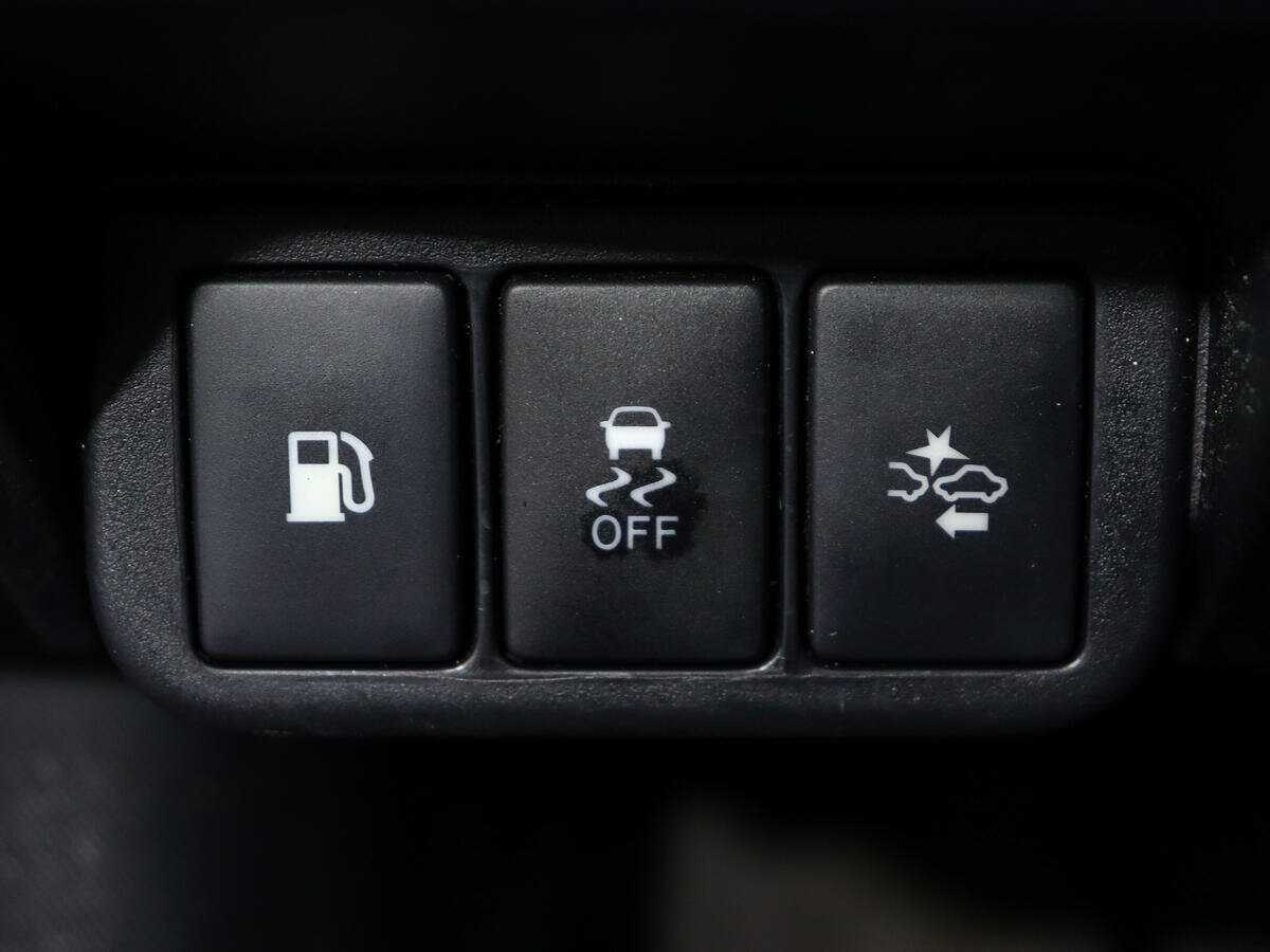 Toyota Avensis 2018 года с пробегом. Фото: #16