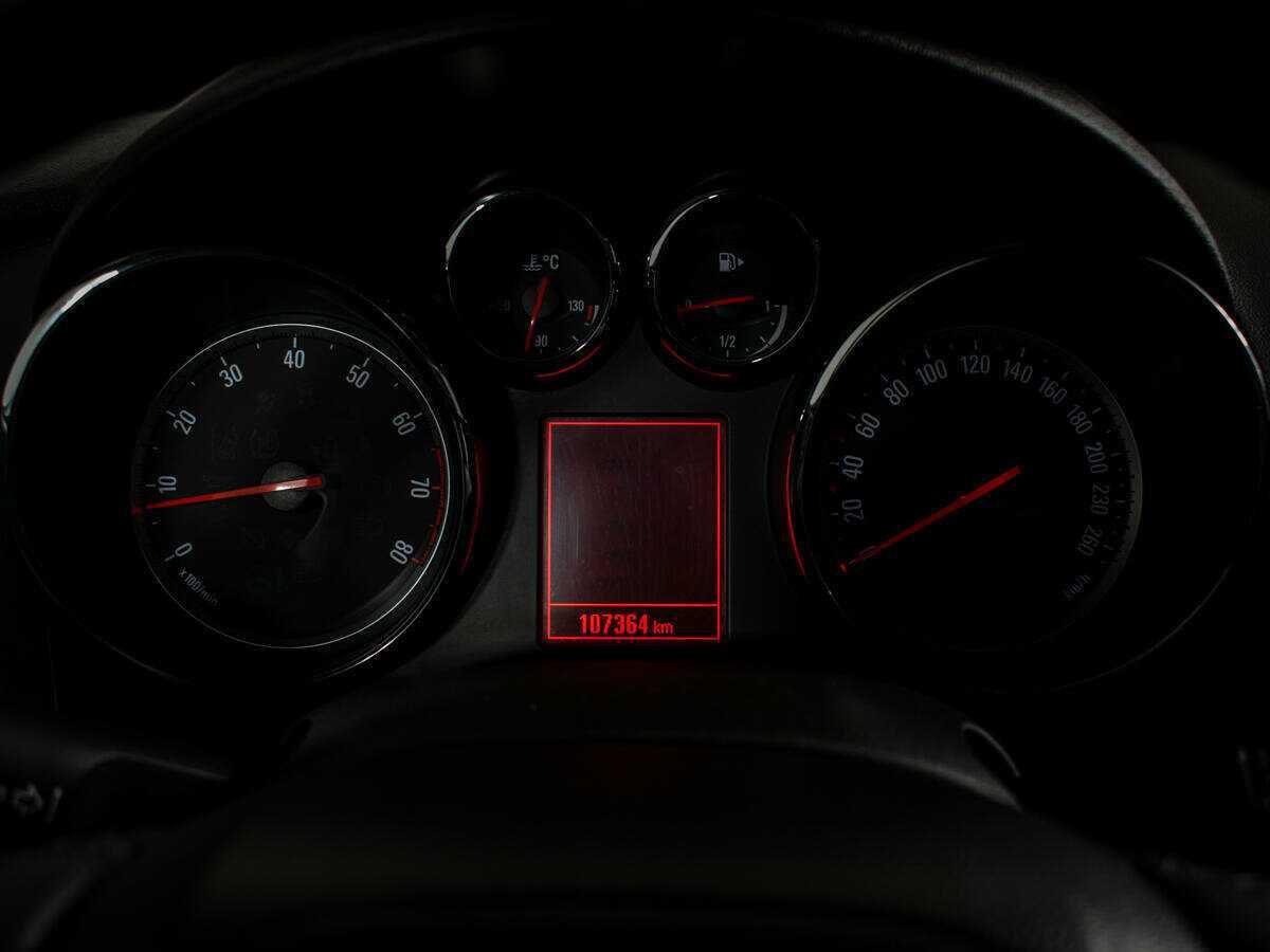 Opel Astra 2013 года с пробегом. Фото: #10