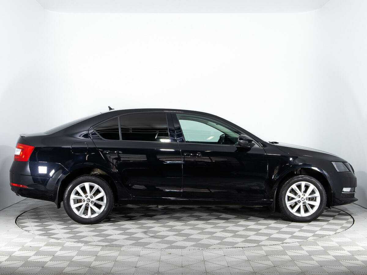 Skoda Octavia 2018 года с пробегом. Фото: #3