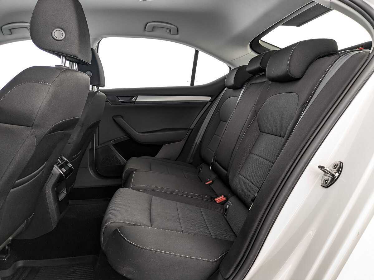 Skoda Superb 2017 года с пробегом. Фото: #17