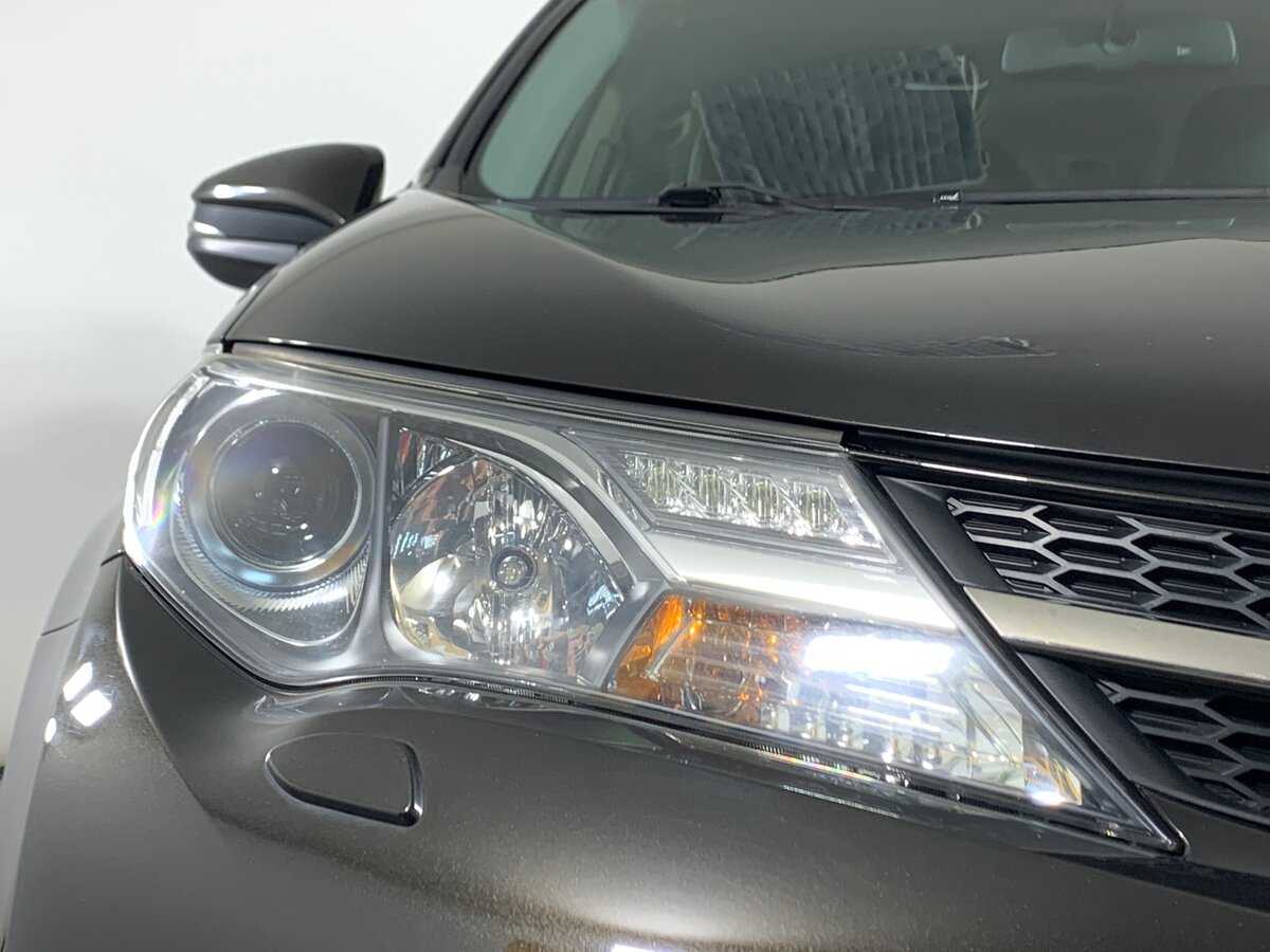 Toyota RAV4 2014 года с пробегом. Фото: #9