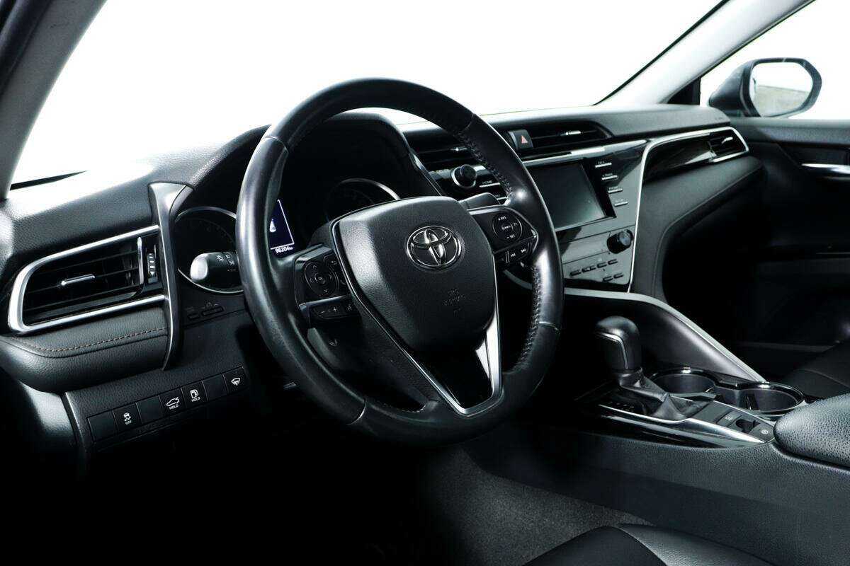 Toyota Camry 2019 года с пробегом. Фото: #12