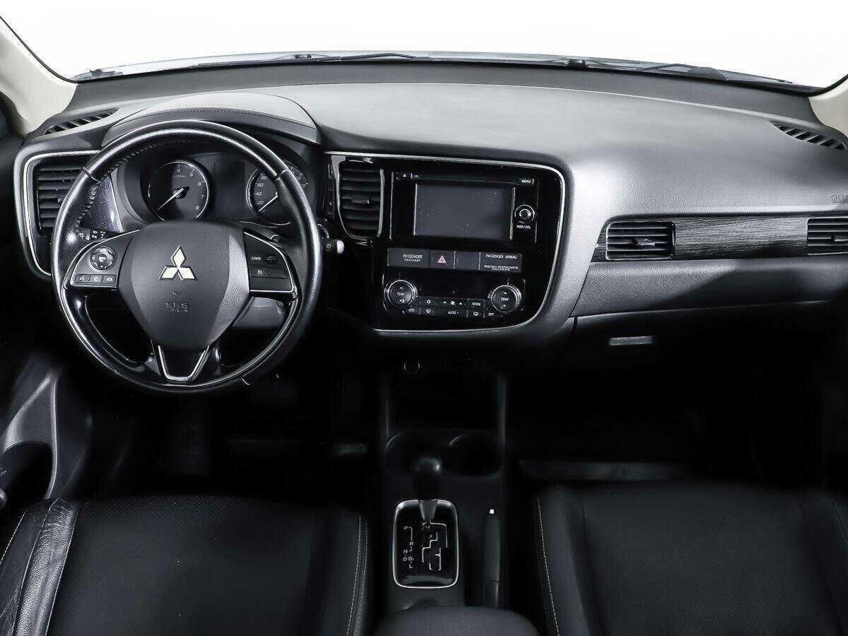 Mitsubishi Outlander 2016 года с пробегом. Фото: #9