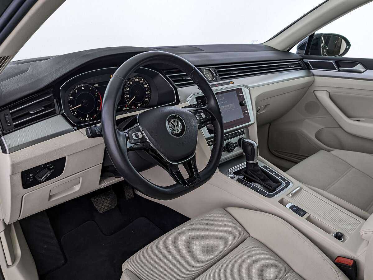 Volkswagen Passat 2018 года с пробегом. Фото: #10