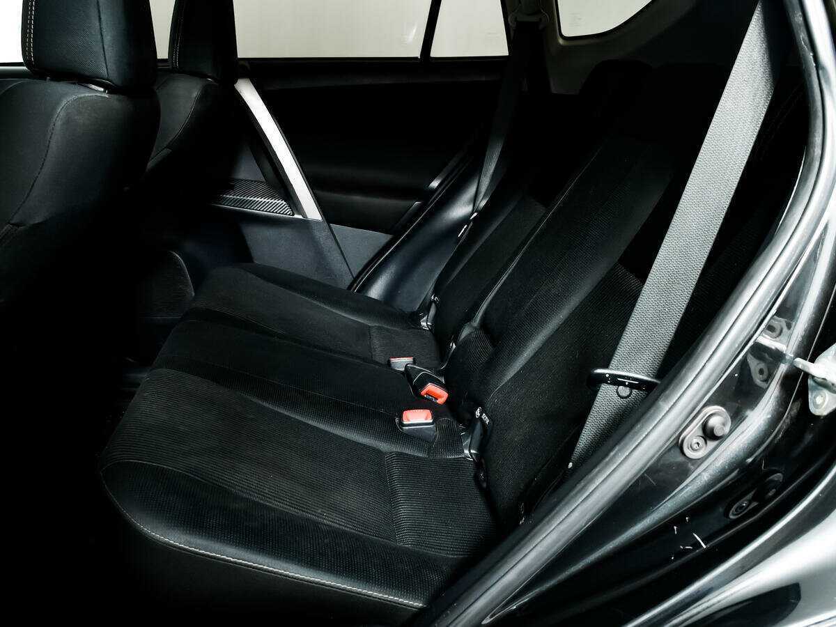 Toyota RAV4 2013 года с пробегом. Фото: #11