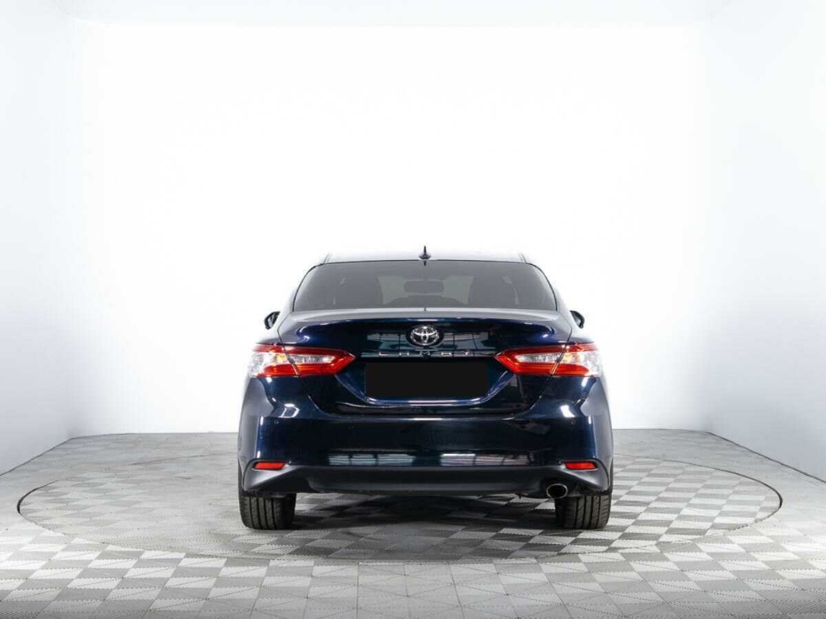 Toyota Camry 2018 года с пробегом. Фото: #5