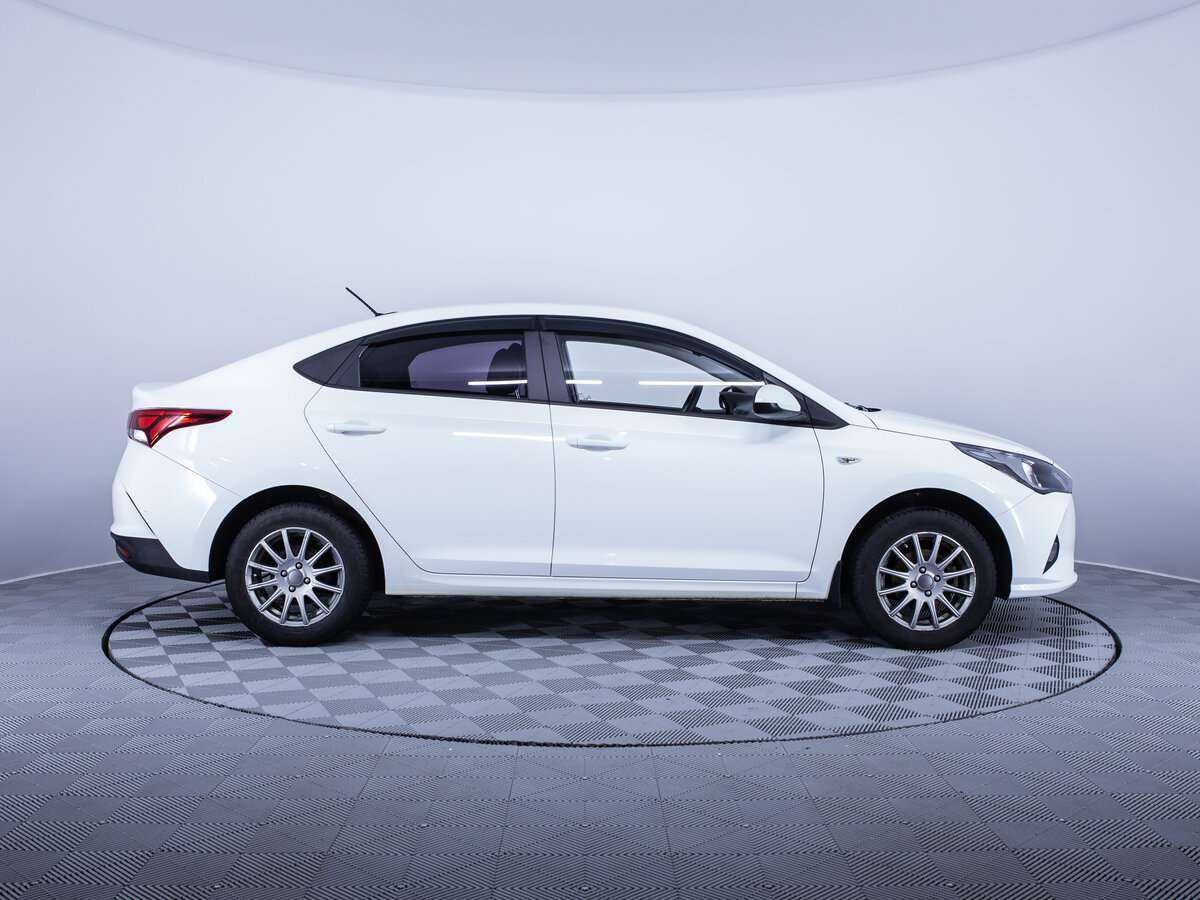Hyundai Solaris 2021 года с пробегом. Фото: #3