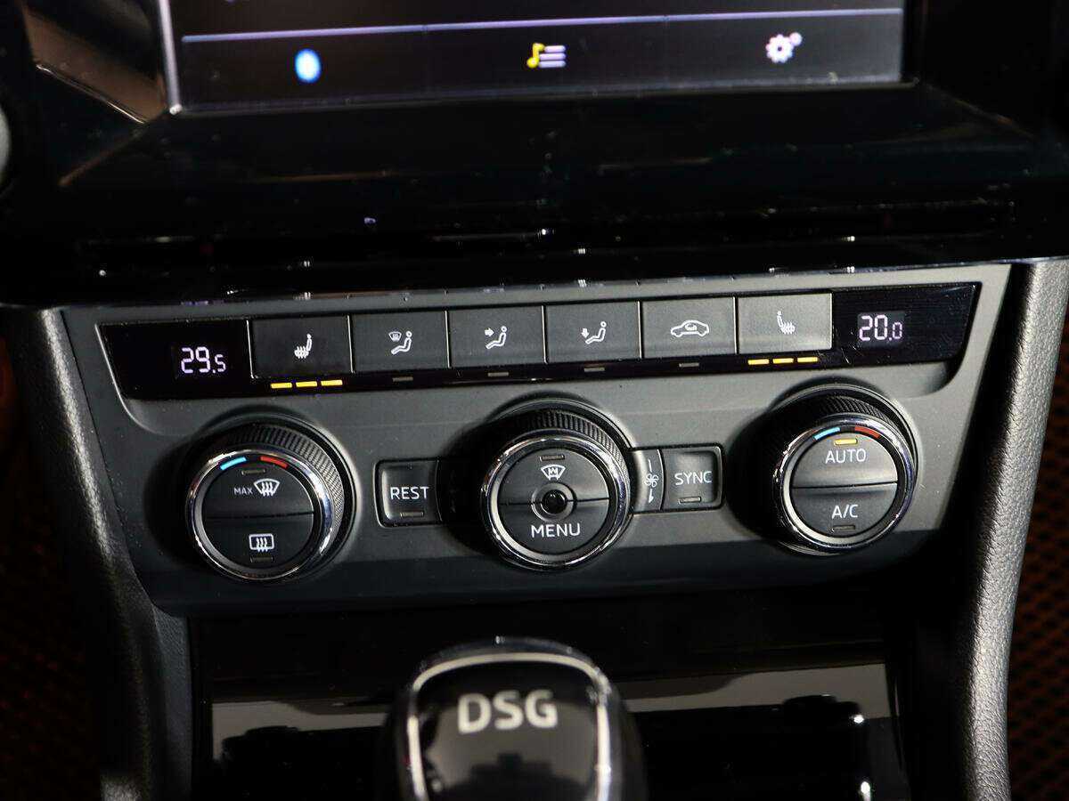 Skoda Superb 2015 года с пробегом. Фото: #18