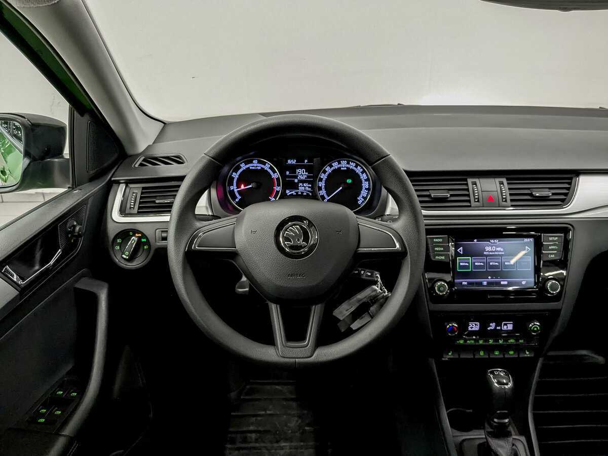 Skoda Rapid 2018 года с пробегом. Фото: #18