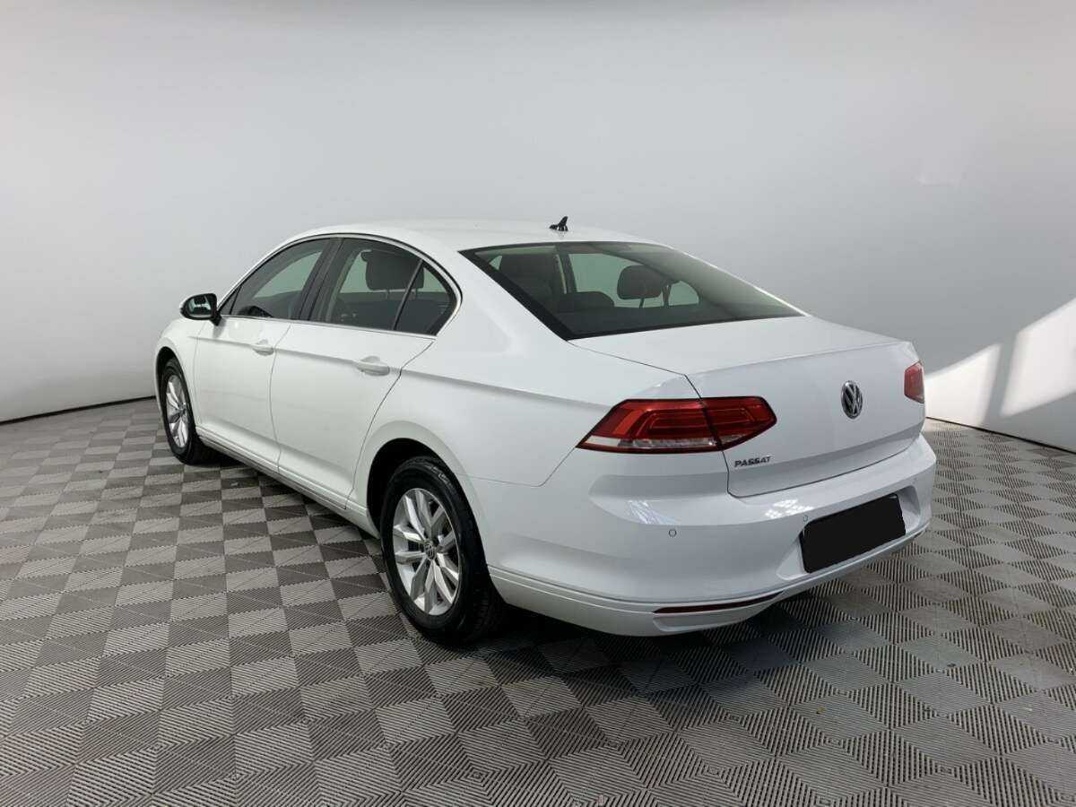 Volkswagen Passat 2019 года с пробегом. Фото: #6