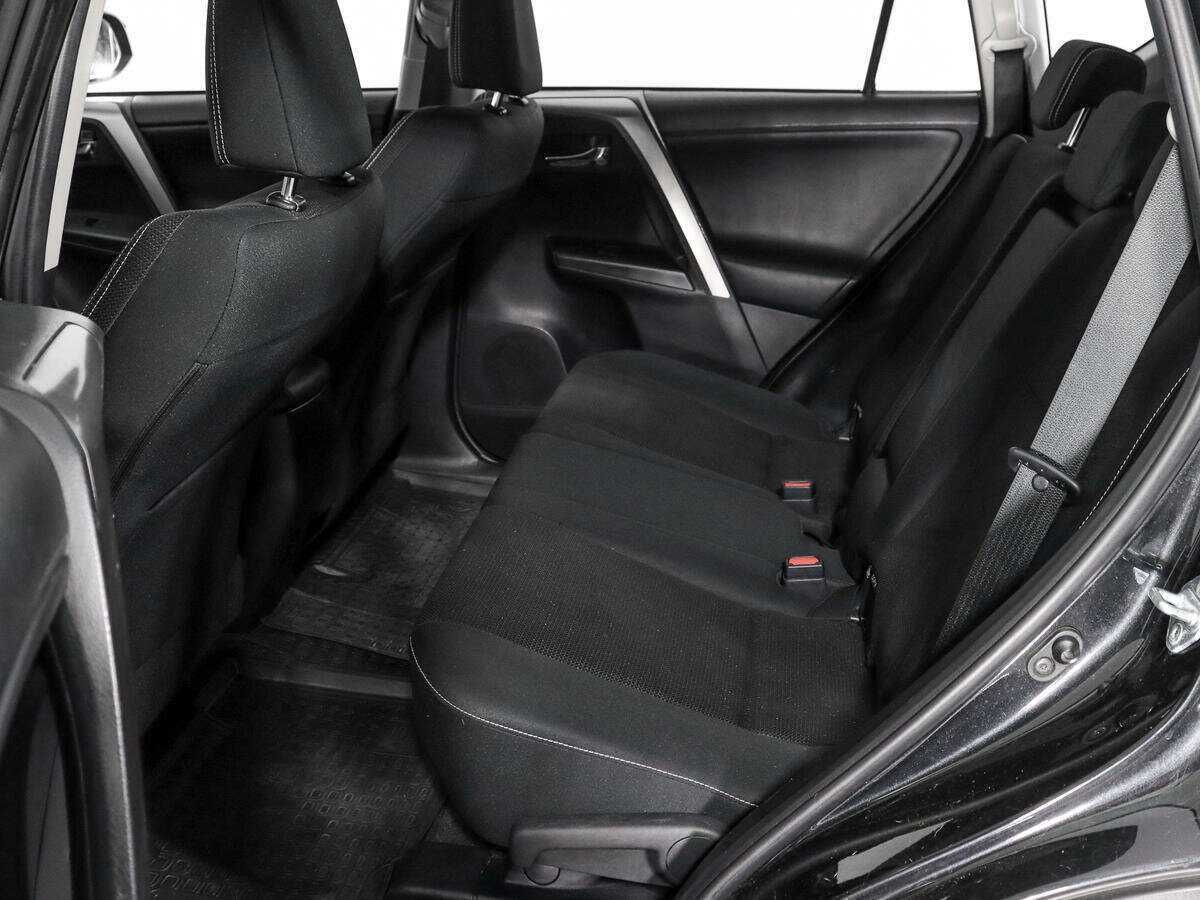Toyota RAV4 2016 года с пробегом. Фото: #9