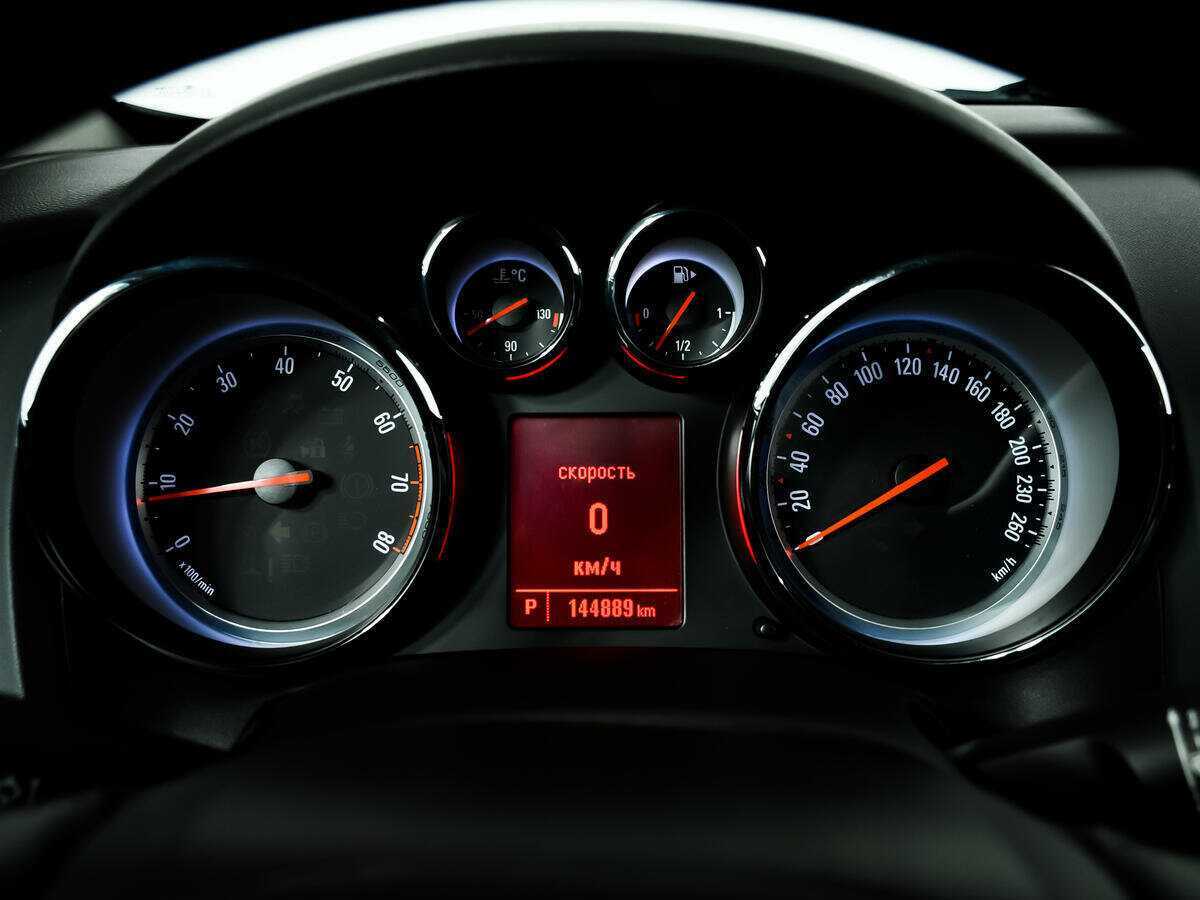 Opel Astra 2013 года с пробегом. Фото: #9