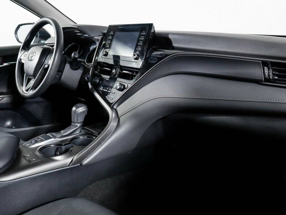 Toyota Camry 2021 года с пробегом. Фото: #5