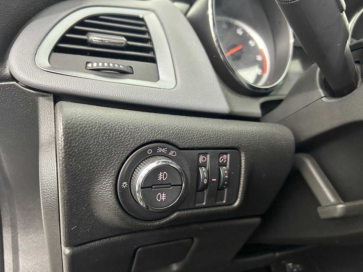 Opel Astra 2014 года с пробегом. Фото: #8