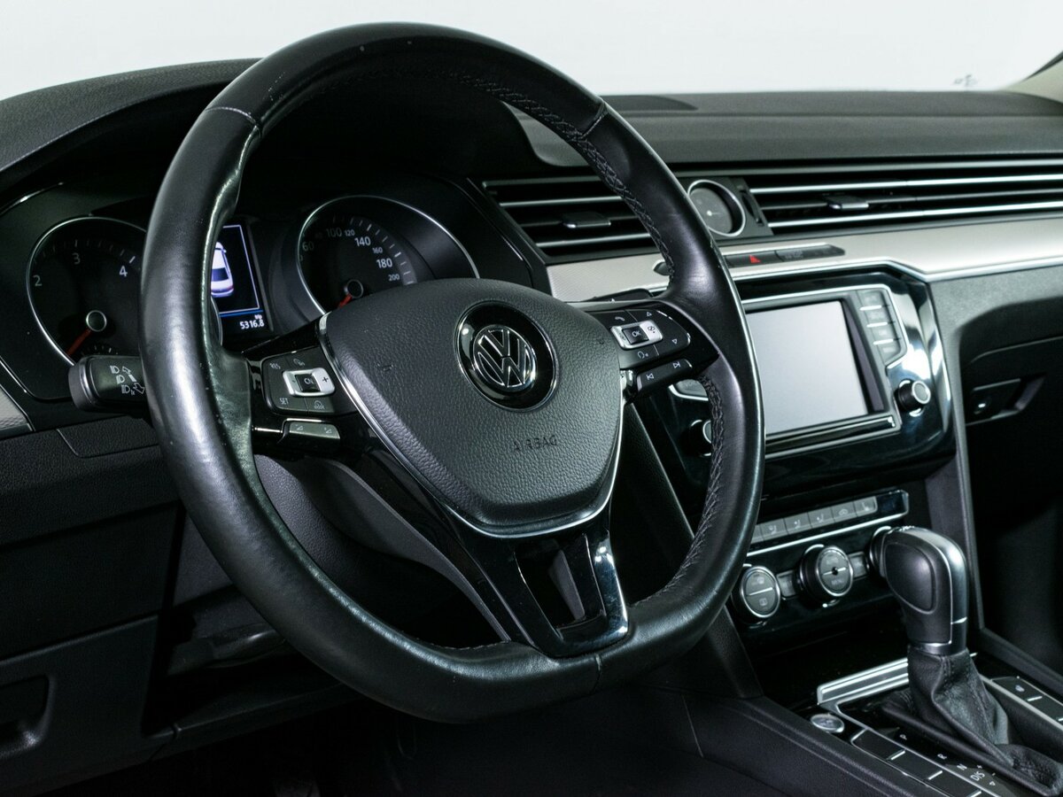 Volkswagen Passat 2017 года с пробегом. Фото: #10
