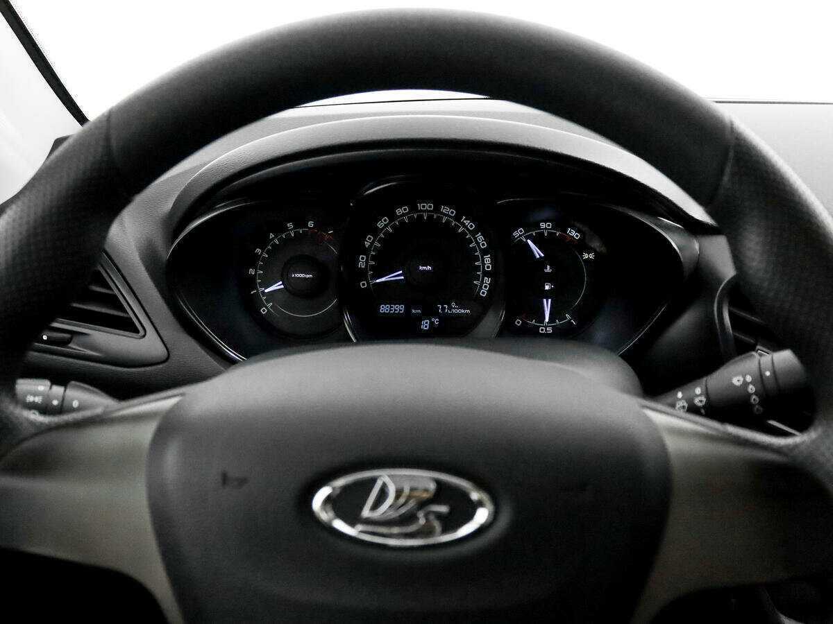 Lada (ВАЗ) Vesta 2016 года с пробегом. Фото: #14