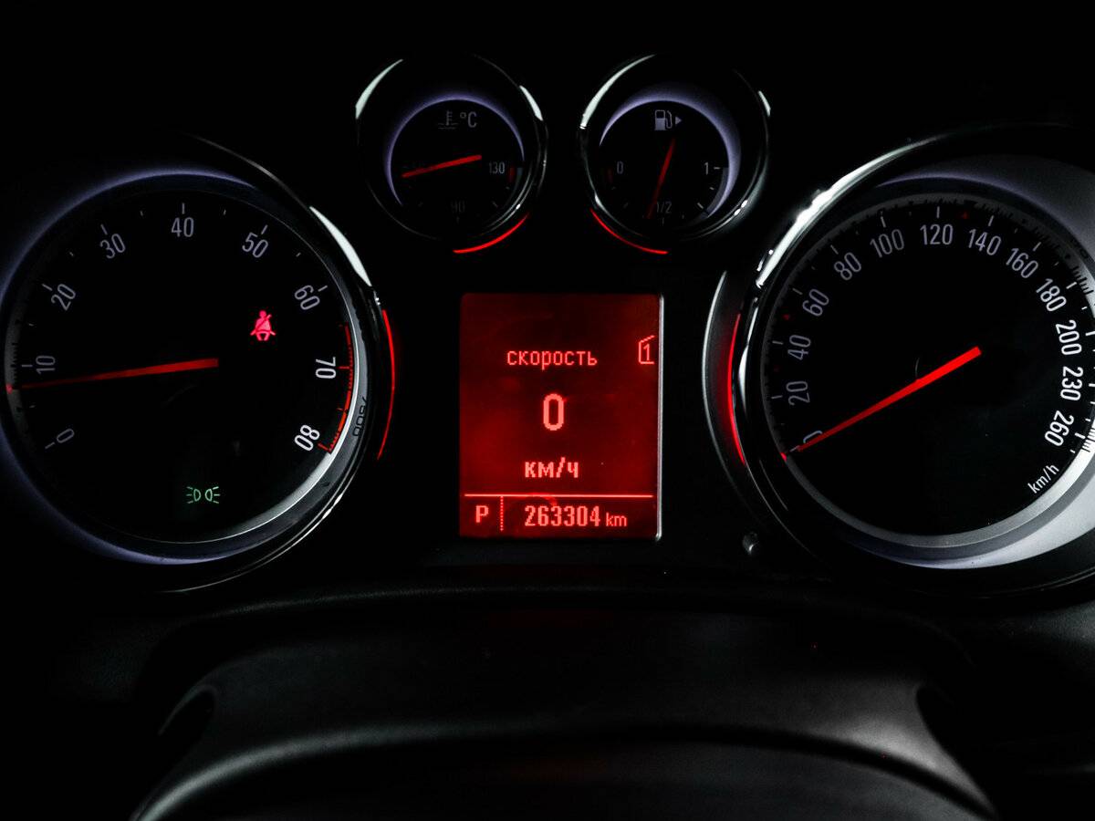 Opel Astra 2012 года с пробегом. Фото: #8