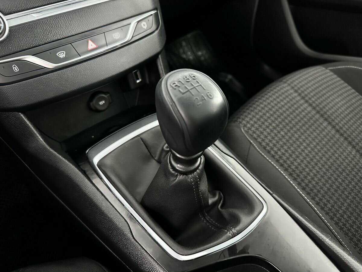 Peugeot 308 2018 года с пробегом. Фото: #12