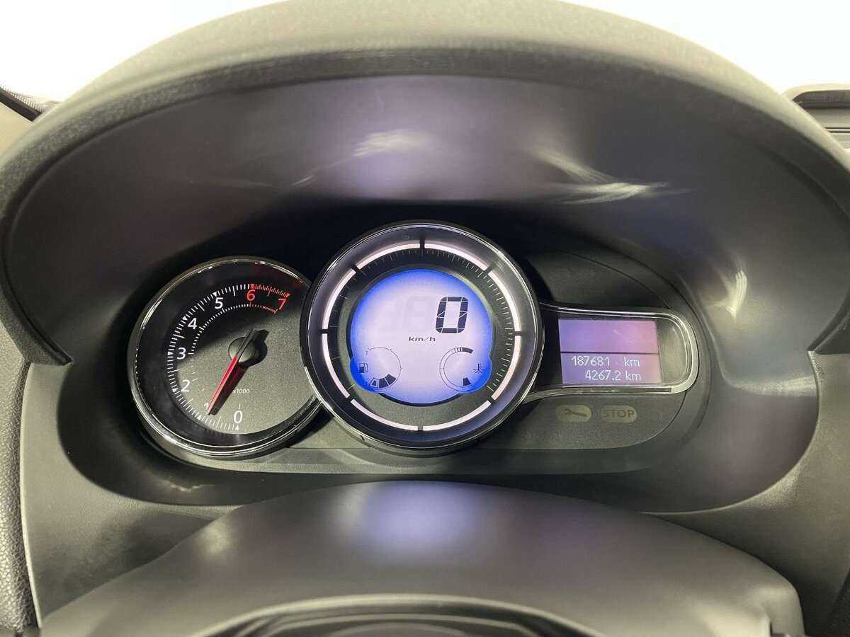 Renault Fluence 2015 года с пробегом. Фото: #10