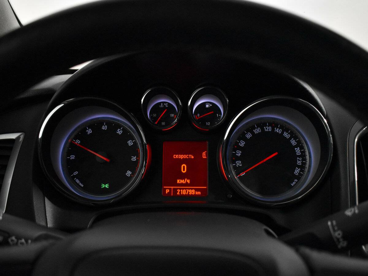 Opel Astra 2013 года с пробегом. Фото: #15