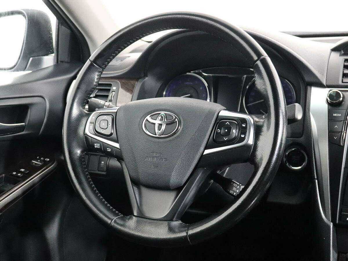 Toyota Camry 2018 года с пробегом. Фото: #12