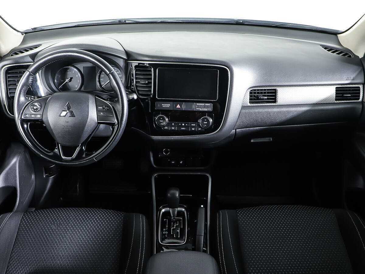 Mitsubishi Outlander 2018 года с пробегом. Фото: #9