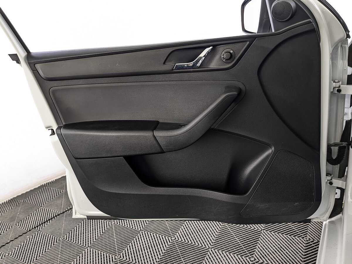 Skoda Rapid 2017 года с пробегом. Фото: #18