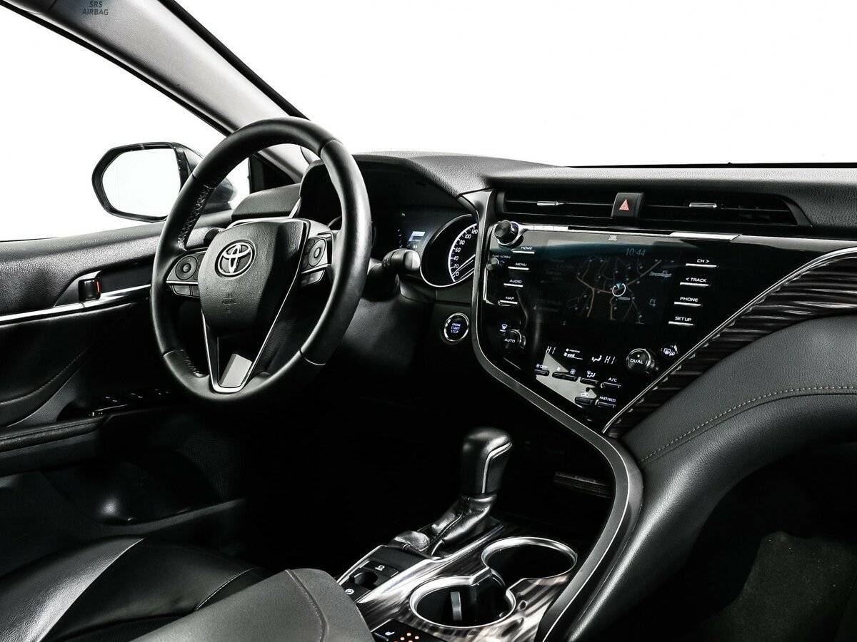 Toyota Camry 2019 года с пробегом. Фото: #8