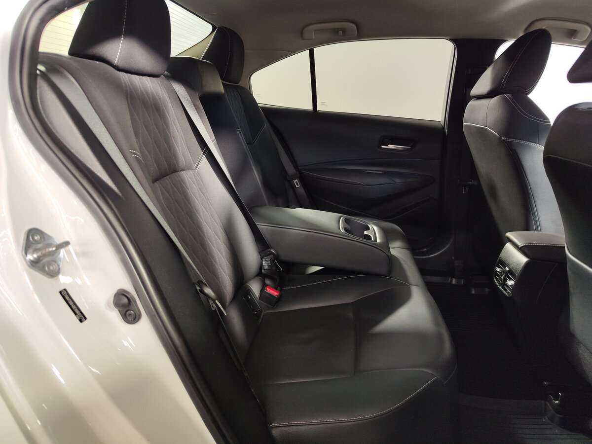 Toyota Corolla 2019 года с пробегом. Фото: #9